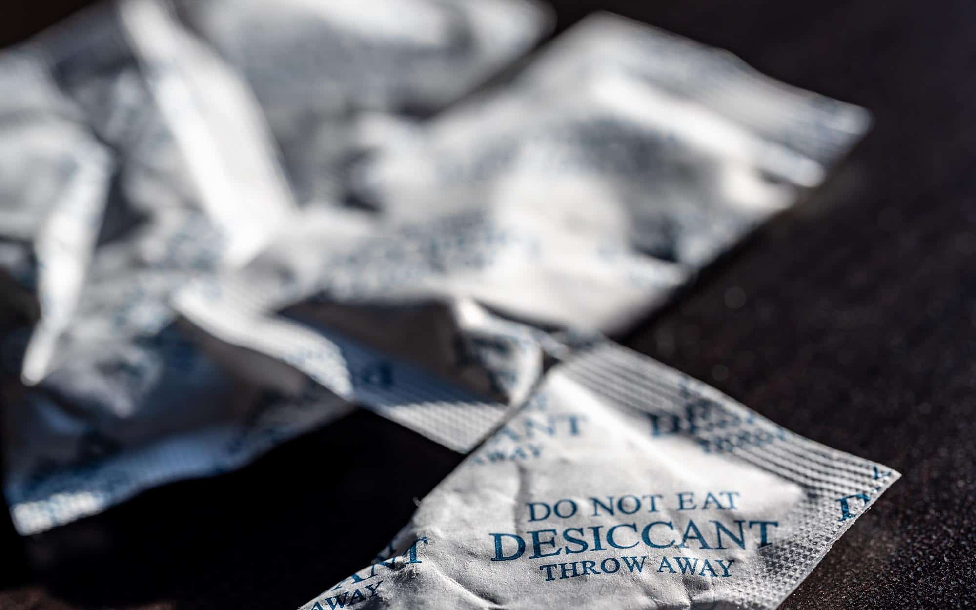 Side-view-of-a-desiccant-pack.jpg